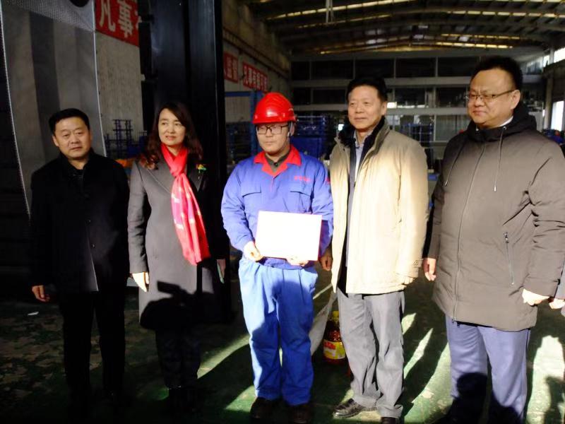 济南市总工会常务副主席傅金峰到欧宝网页版登录界面集团走访慰问